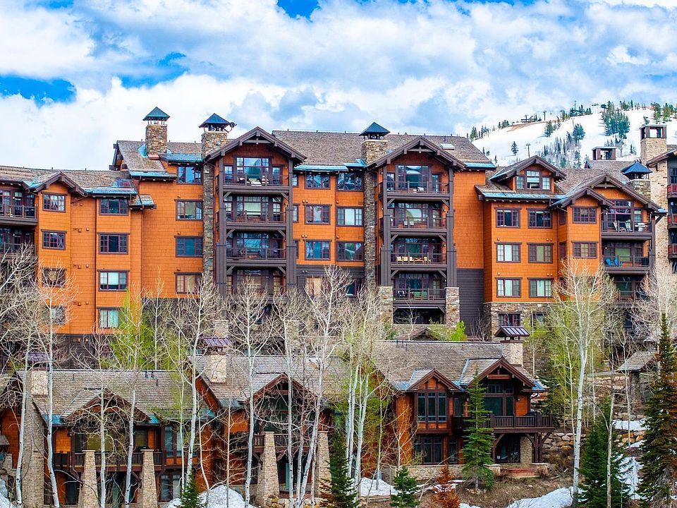 1st image of 8894 Empire Club Dr #605