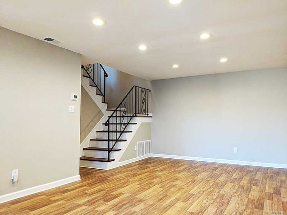 3rd image of 76 Birchwood Dr