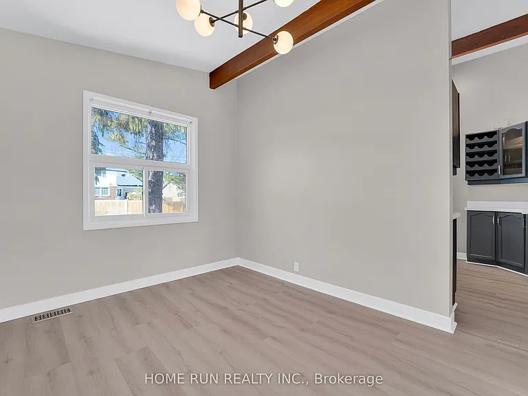 1259 Meadowlands Dr E — Photo 18