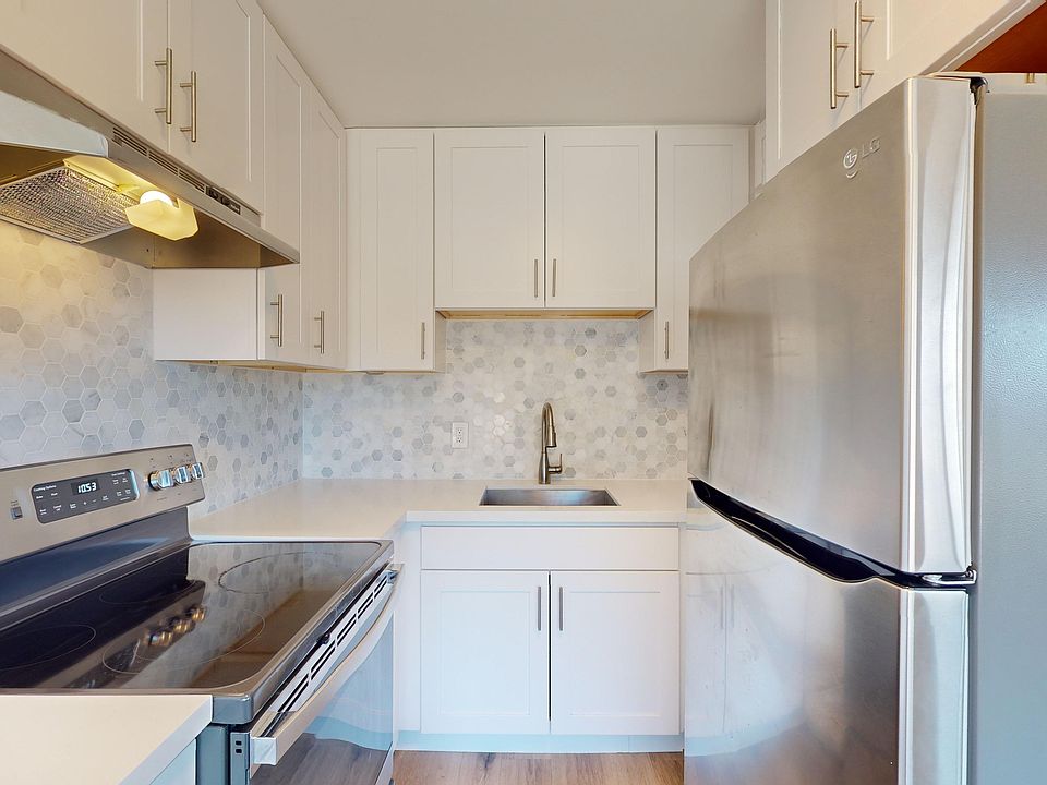 1st image of 975 Burnett Ave #16