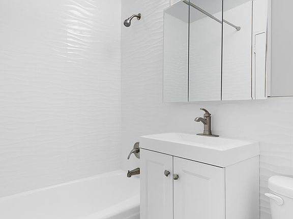 5th image of 525 Ocean Pkwy APT 4H