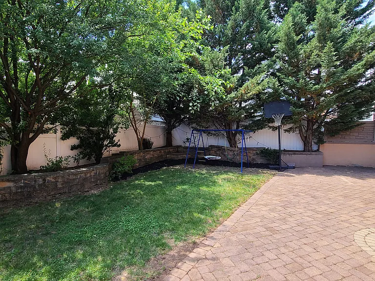 526 Moonachie Ave — Photo 45