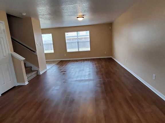 3rd image of 1215 Piedmont Creek Trl