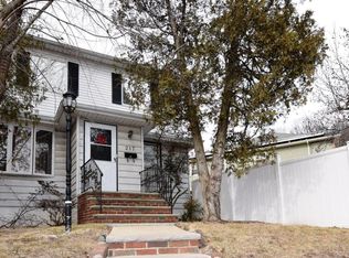 217 Spring St, Staten Island, NY 10304