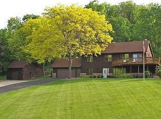 N6032 Riverview Dr E, Onalaska, WI 54650