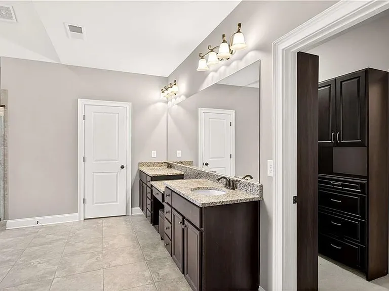 2607 Lulworth Ln — Photo 30