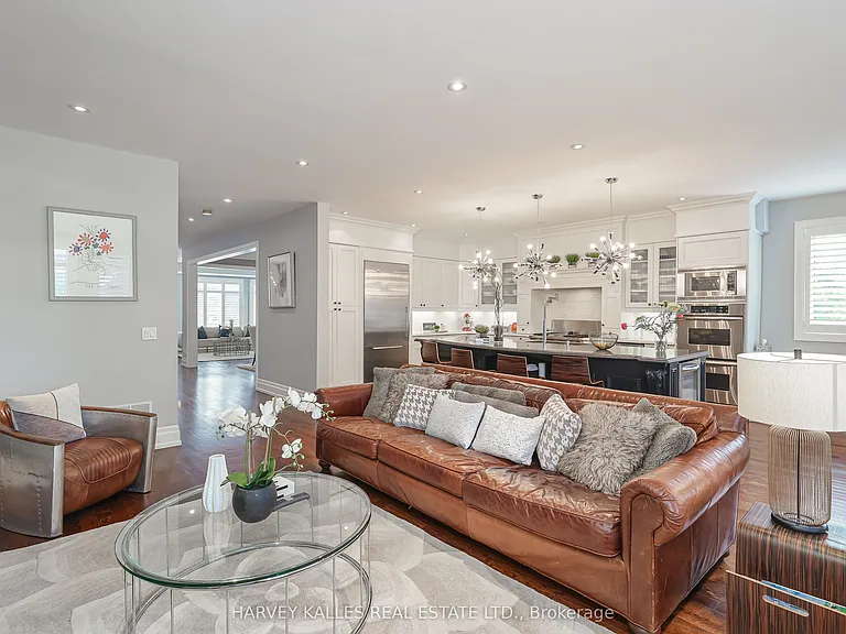 44 Churchill Ave — Photo 14