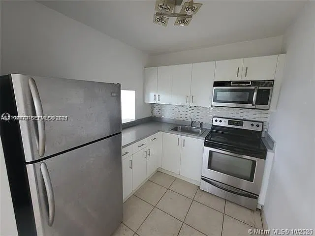 Town Colony Condo — Photo 3