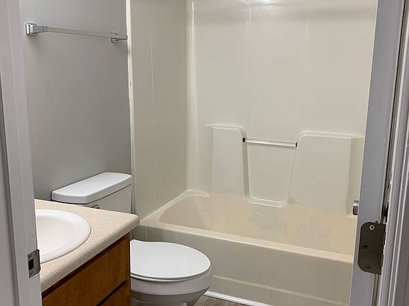 5th image of 702 Green St #708