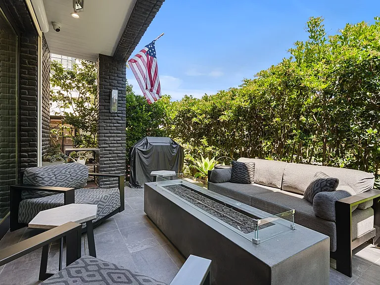 2037 E Ocean Blvd — Photo 18