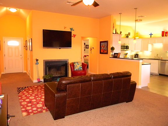 2nd image of 2927 Loma Linda Ln