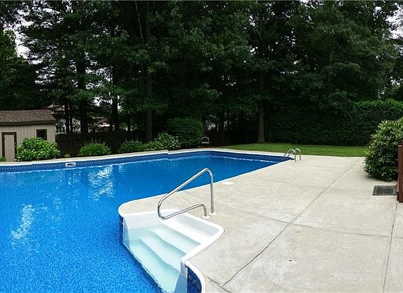5th image of 3 Fair Oaks Ct N