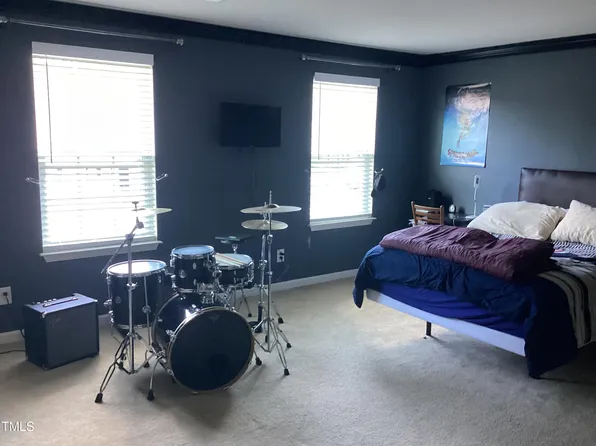 29 W Waycliff Rd, Henderson, NC 27537