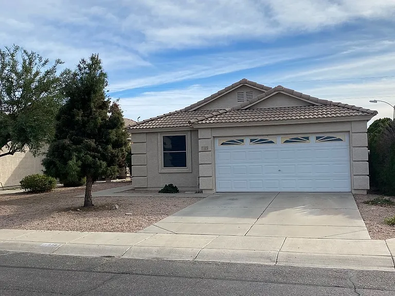 11425 W Pinehollow Dr — Photo 2