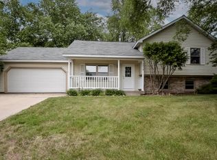 5414 Valley Dr, Richmond, IL 60071