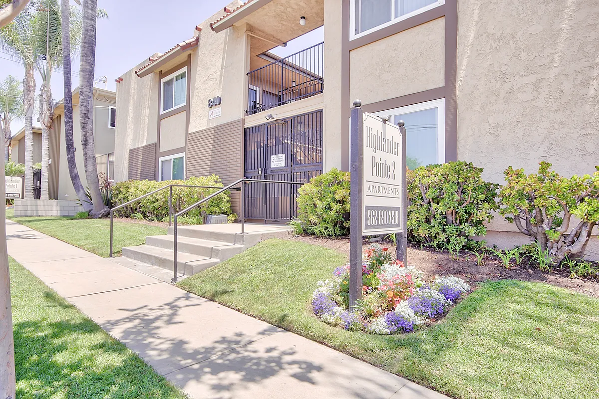 Building Photo - Highlander Pointe 2