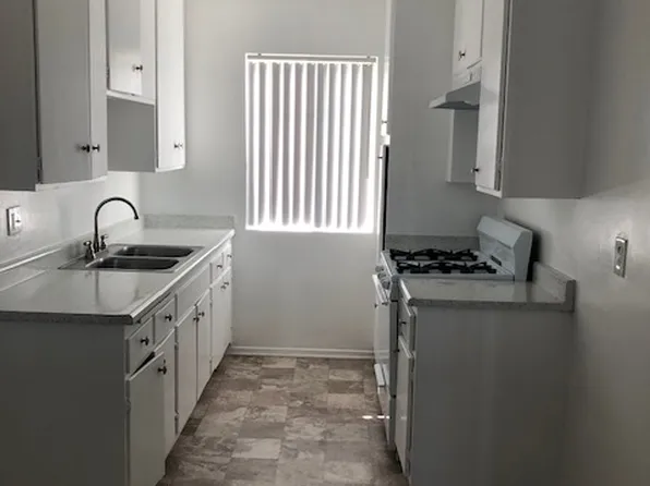 Villa Los Pinos Apartments