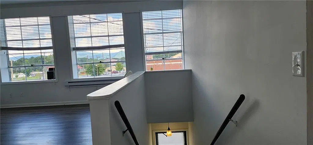 1 bed, 1.0 bath, 828 sqft, $1,450 — Photo 2