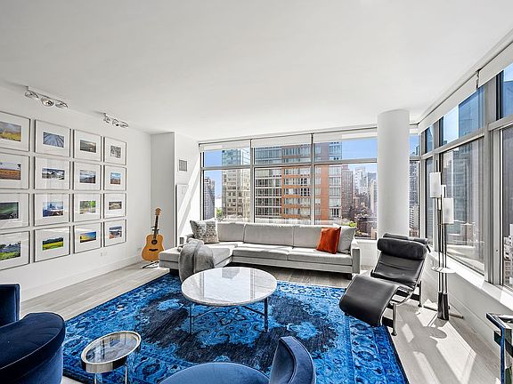 3rd image of 250 E 54th St APT 24A