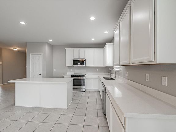 4th image of 2404 Bermont Red Ln