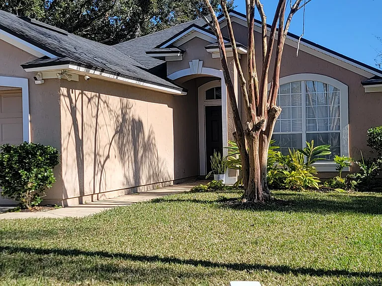 512 Silverbell Ct — Photo 2