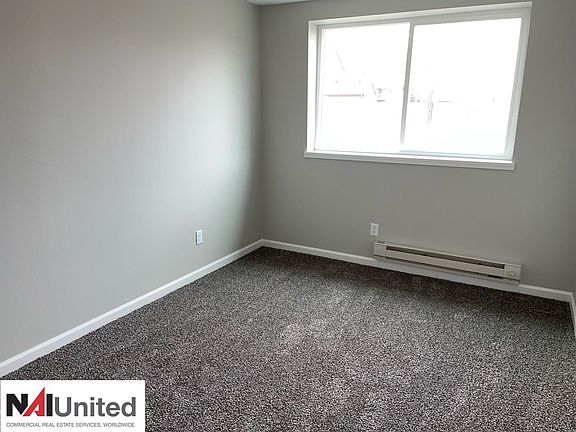 5th image of 909 E 7th St APT 3