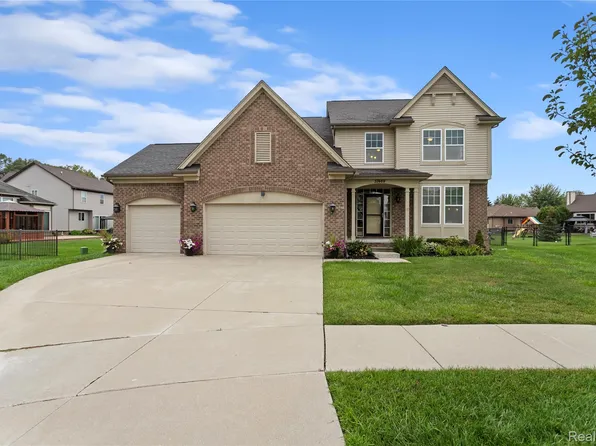 37469 Karen Ann Ct, New Baltimore, MI 48047