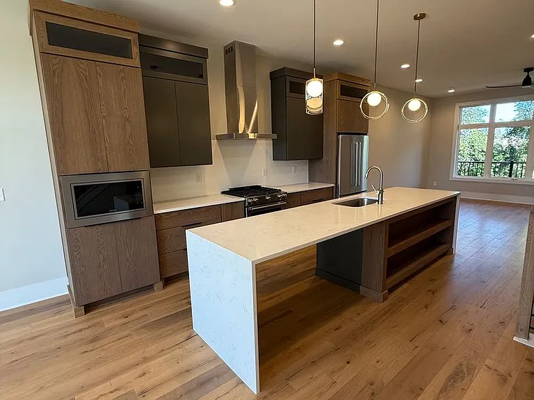 110 Frazier Ave — Photo 3