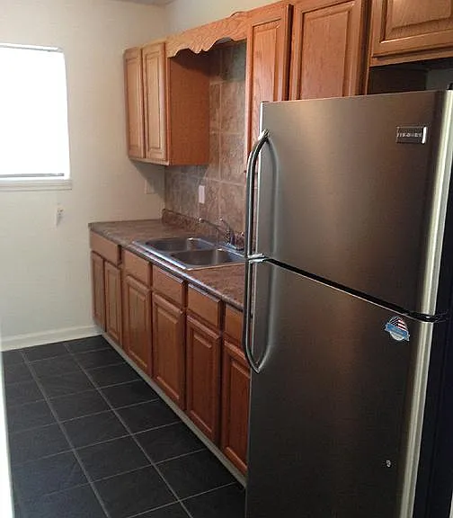 1130 Cates St — Photo 7