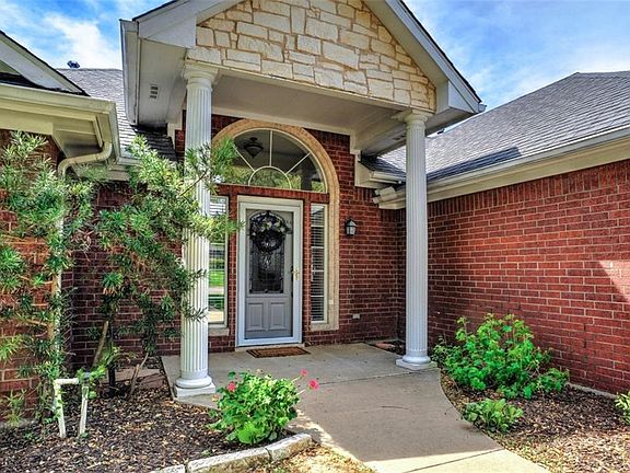 3rd image of 116 Jaron Dr