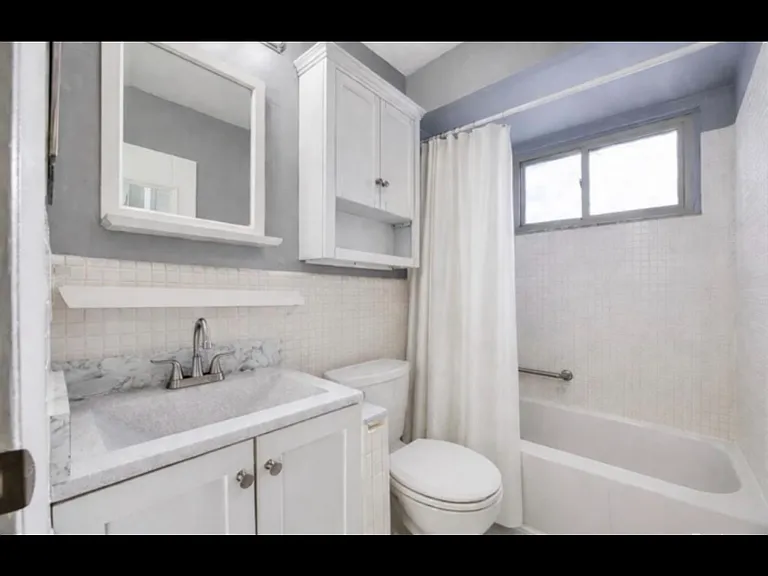 1850 Axtell St #2 — Photo 3