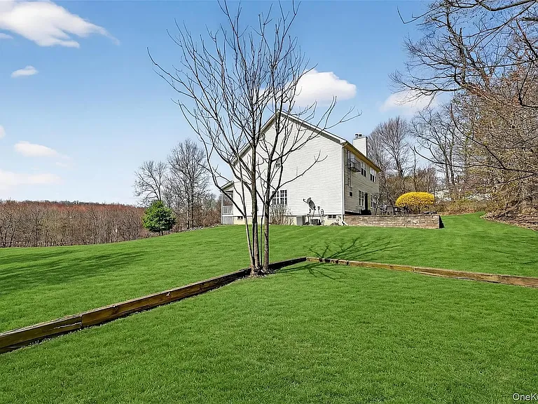 1071 Craigville Rd — Photo 39
