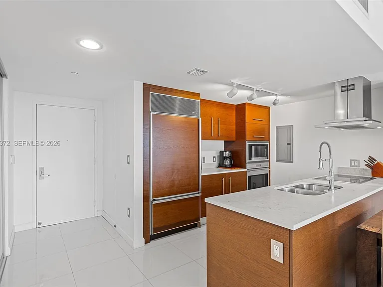 495 Brickell Ave #905 — Photo 4