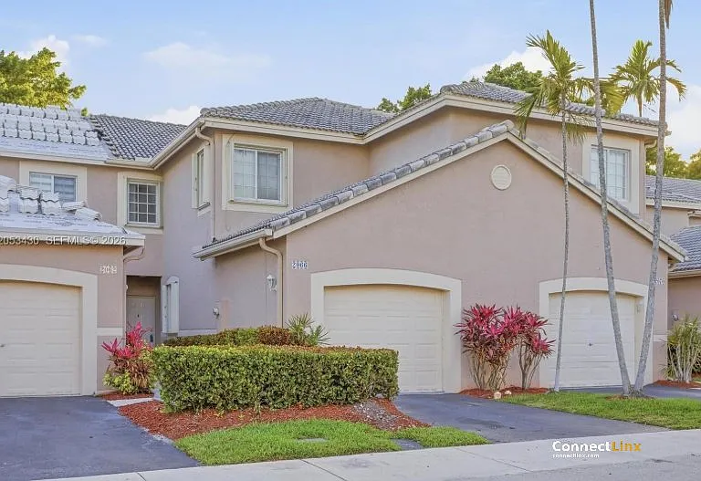 2066 Madeira Dr — Photo 1