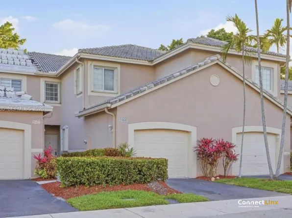 2066 Madeira Dr, Weston, FL 33327