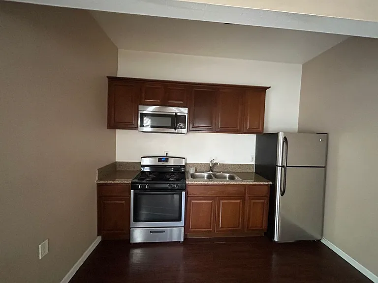 525 Dodson St #2 — Photo 3