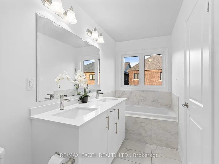 37 Macpherson St — Photo 48