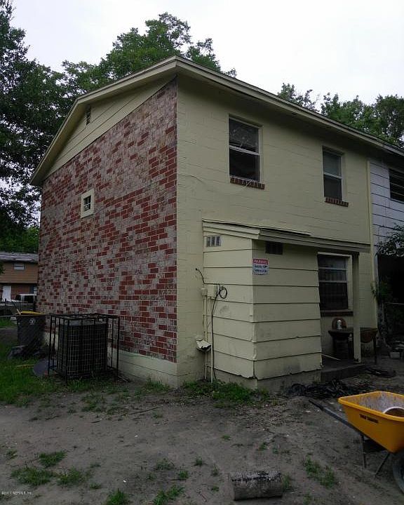 2nd image of 3636 Effee St