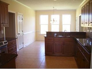 3rd image of 5826 Carriage Hills Dr