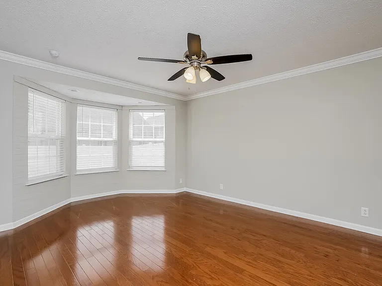 3327 Velvet Ct — Photo 8