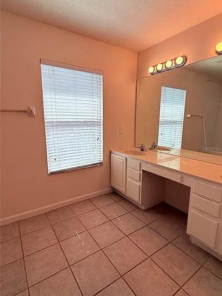 2529 Galliano Cir — Photo 25