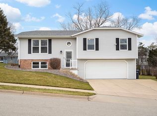 1638 Alicia St, Dubuque, IA 52002