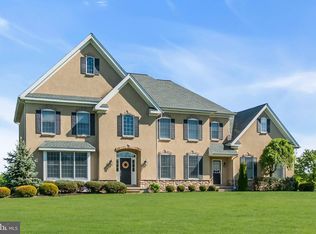 42 Ridgeview Way, Allentown, NJ 08501