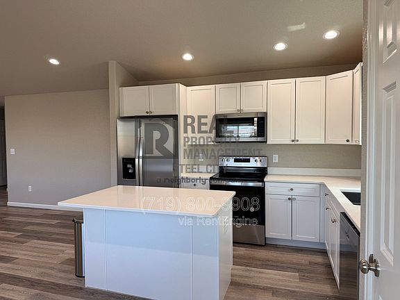 4th image of 155 S Stardust Cir