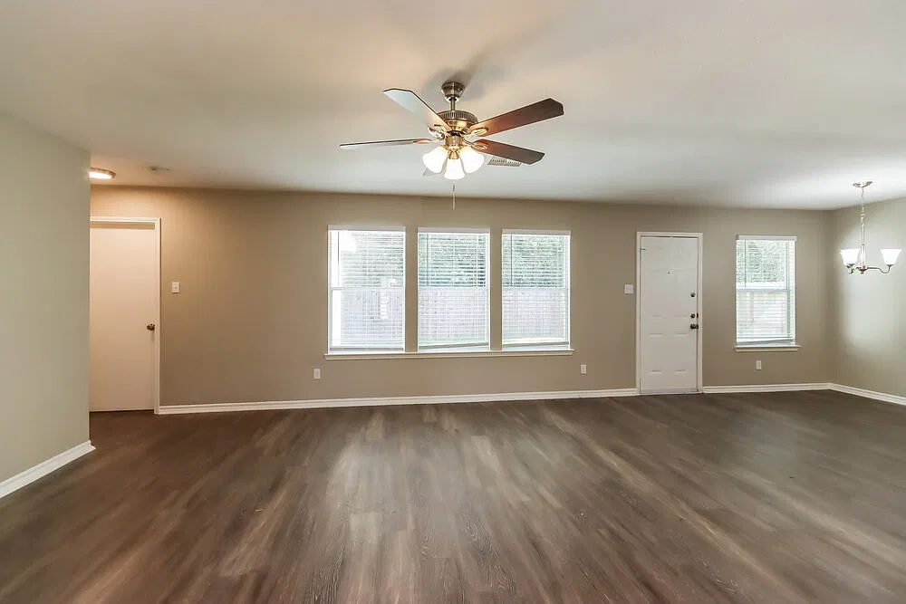 3 bed, 2.0 bath, 1702 sqft, $1,830 — Photo 3