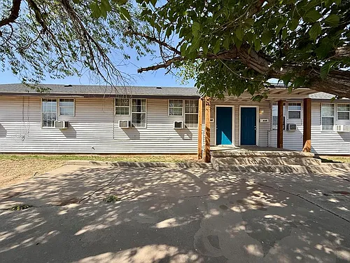610 Burleson St Photo 1
