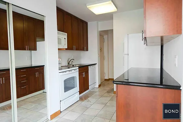 Rented by Bond New York | media 52