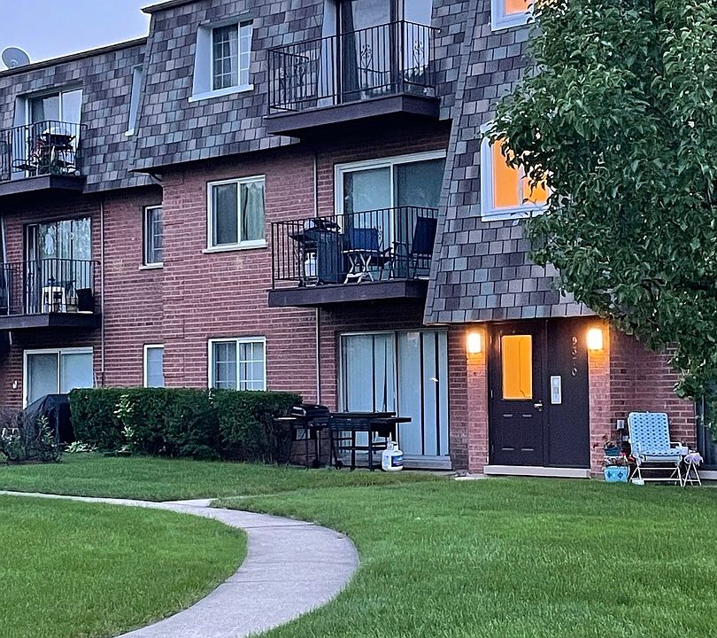 1st image of 9370 Bay Colony Dr APT 3S