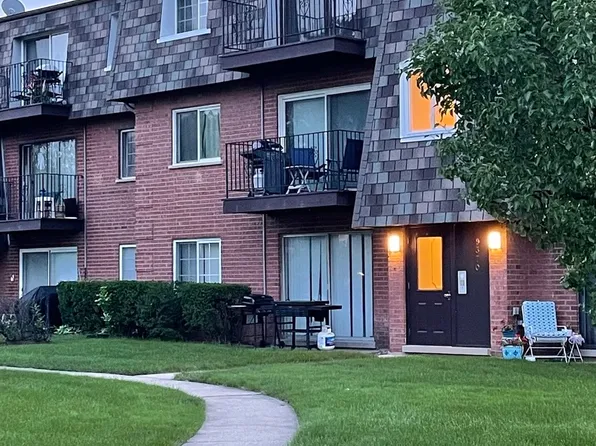 9370 Bay Colony Dr APT 3S, Des Plaines, IL 60016
