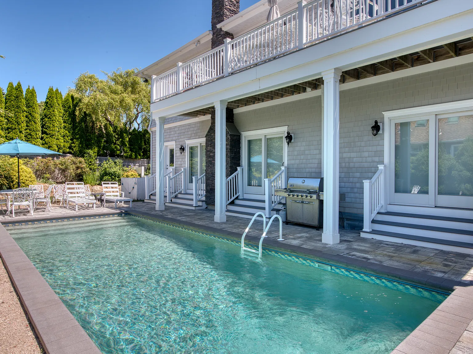 Beach or Pool! — Photo 2